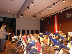Auftritt der Bläserklasse beim Frühjahrskonzert des Musikverein St. Pantaleon